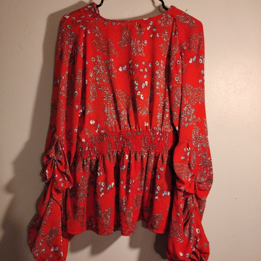 Boohoo, Sz.12, Womens Top, Red Floral, Puff Sleeves, Spring, Summer Cleavage - Picture 14 of 14